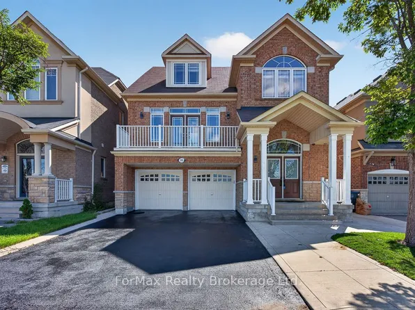 35 Seascape Cres, Brampton, ON L6P 3C5
