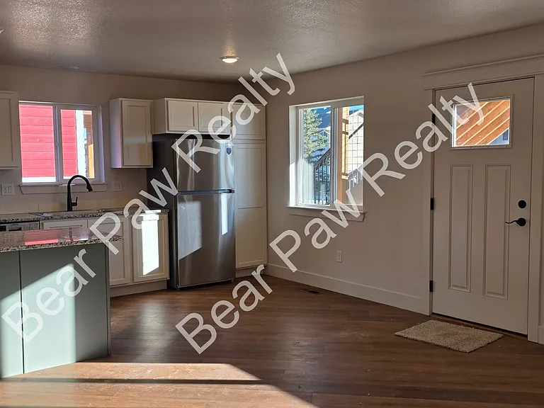 1026 Center Dr — Photo 24