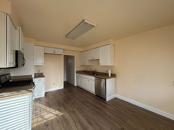 4th image of 1081 E Morton Pl APT B