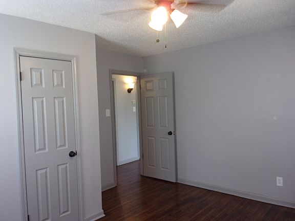 2nd image of 3557 Suzanne Dr