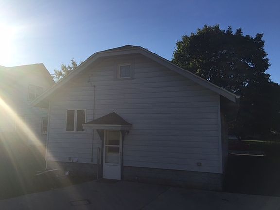 2nd image of 604 Sydney Ave