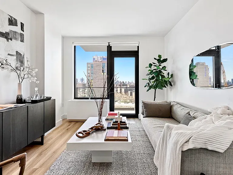 228 E 135th St #1006 — Photo 3