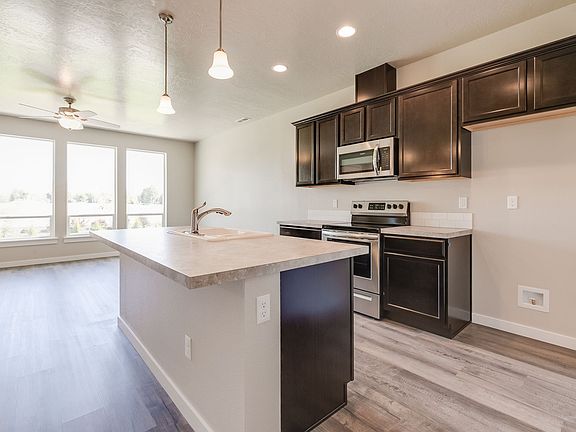 4th image of 6077 N Tarako Ave #3B-2BA-1644SQFT