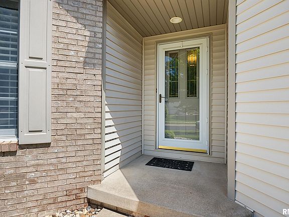 5th image of 21 Fox Creek Ct