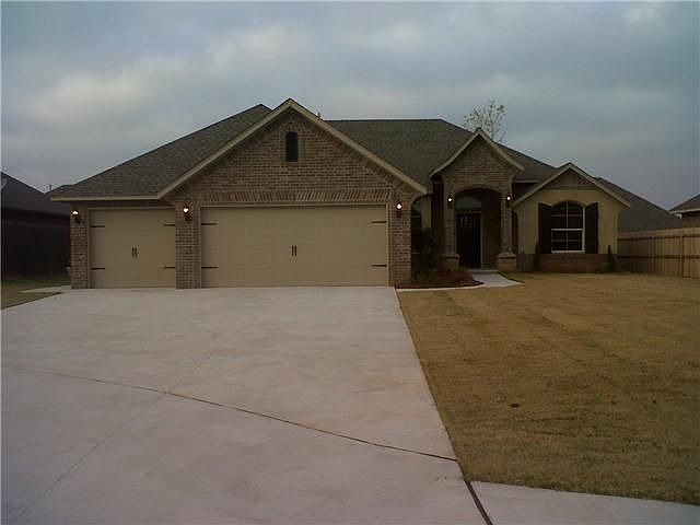 2nd image of 805 W Windmill Ct