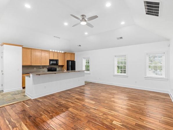 5 Kemble Ave #2F