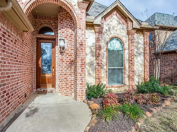 3rd image of 3305 Vista Lake Cir