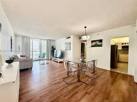 3rd image of 3901 S Ocean Dr #14