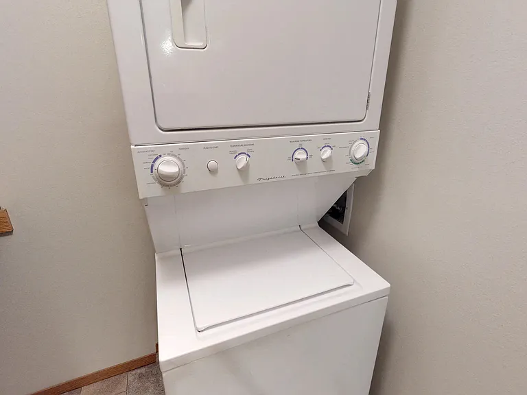 Prairie Winds Apartments — Photo 53