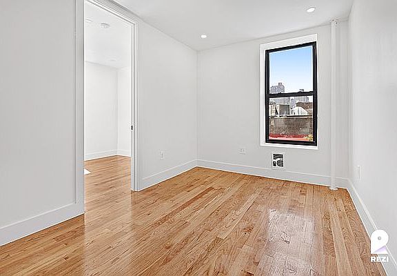 4th image of 179 E 105th St #3A