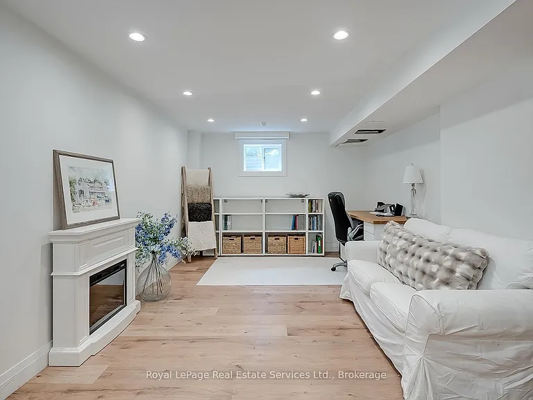 1484 Princeton Cres — Photo 26