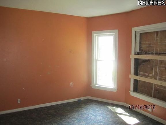 2nd image of 335 W 15th St