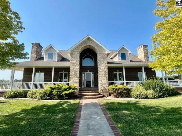 1310 E Arlington Rd, Hutchinson, KS 67501