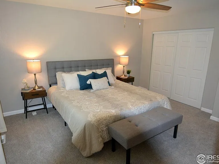 990 Sparta Dr — Photo 9