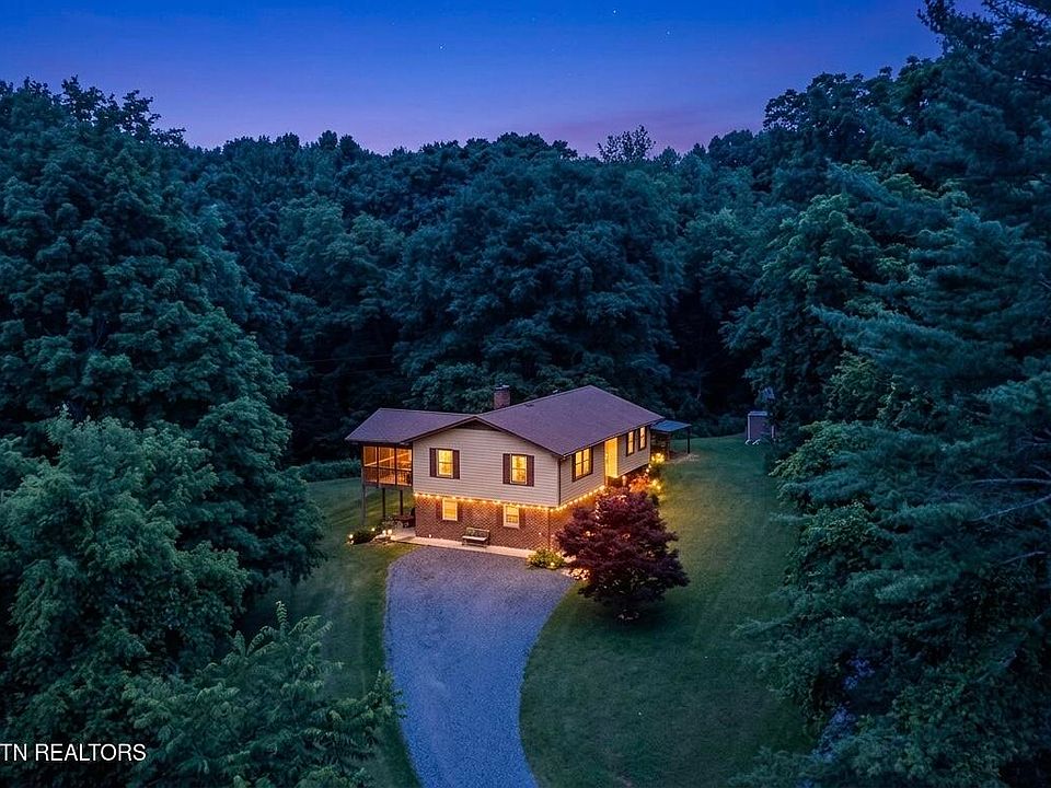 1st image of 285 Noahs Ridge Rd