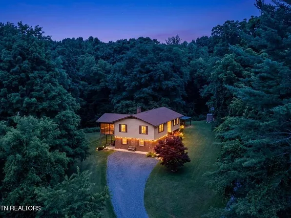 285 Noahs Ridge Rd, Pennington Gap, VA 24277