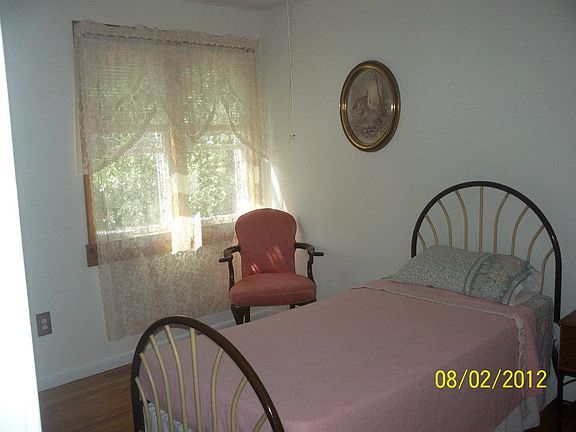 4th image of 215 Sunset Ave