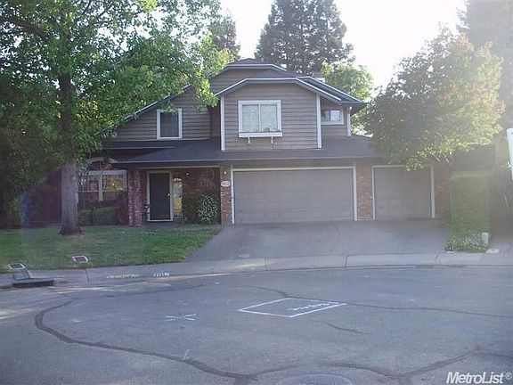 2nd image of 1702 Summerhill Ct