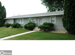 2516 Sunset Dr, Iowa Falls, IA 50126