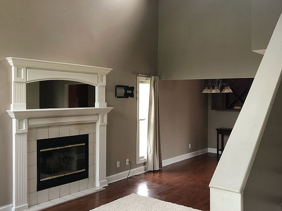 4th image of 1931 Linda Ln