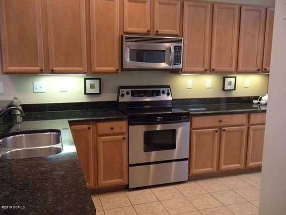 4th image of 102A Reserve Green Drive