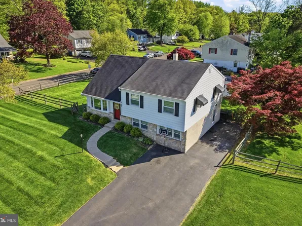122 Dolly Ln, Chalfont, PA 18914