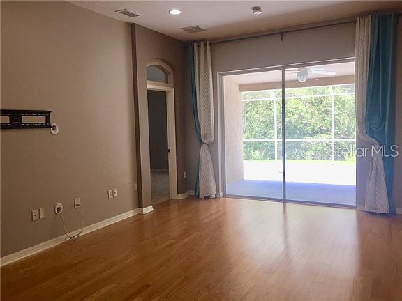 5th image of 15801 Leatherleaf Ln