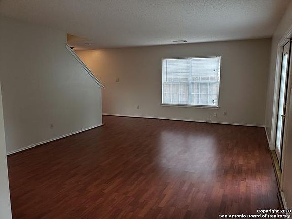 2nd image of 319 Territory Oak
