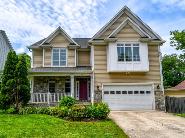 1924 Leonard Rd, Falls Church, VA 22043