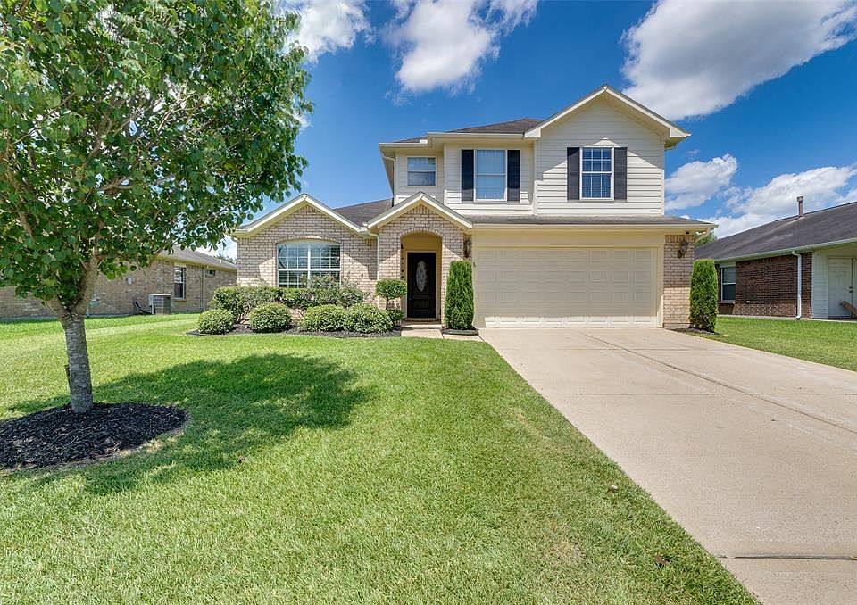 1st image of 1919 Honeysuckle Dr