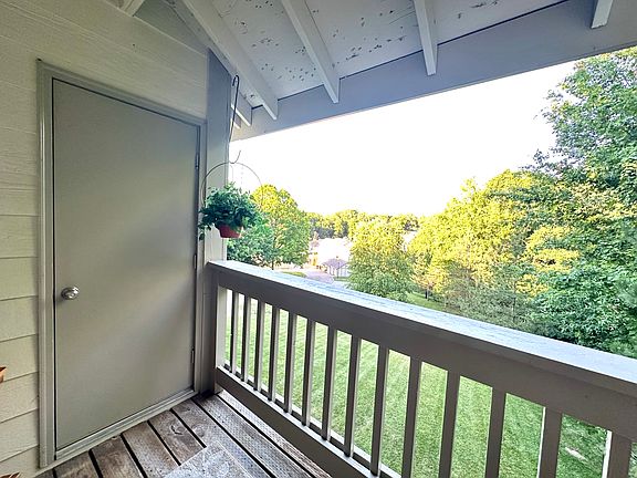 3rd image of 2218 Canyonlands Dr APT F
