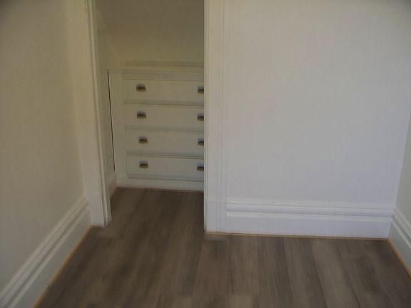 5th image of 1846 Mason St