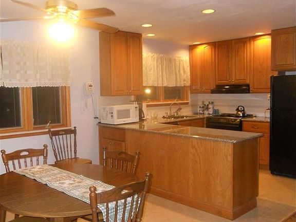 3rd image of 1460 Willowbrook Dr