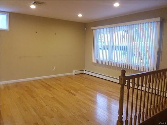 3rd image of 9 Davenport Ct