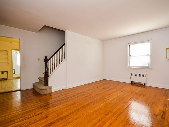 2nd image of 196 Sterling Ave