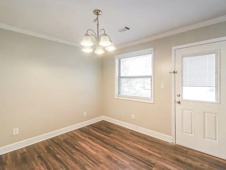 9346 Woodknoll Way — Photo 6