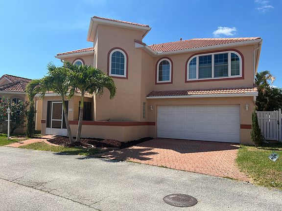 2nd image of 1338 Gem Cir #20