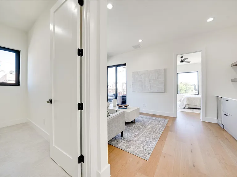 3825 Munger Ave — Photo 25