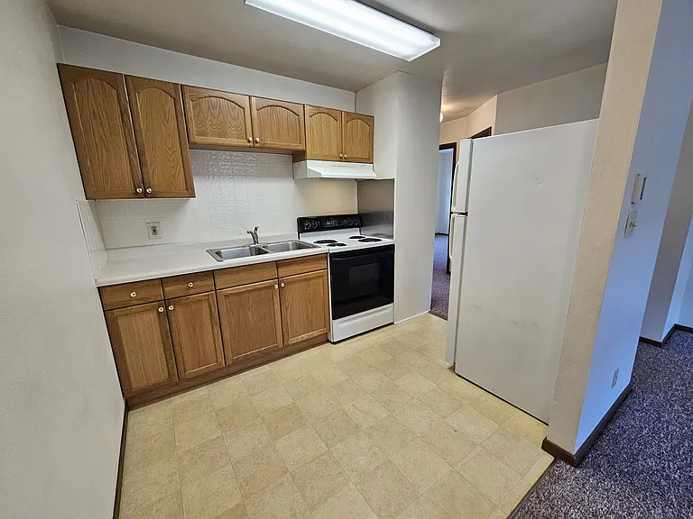 910 8th St S #6 — Photo 3