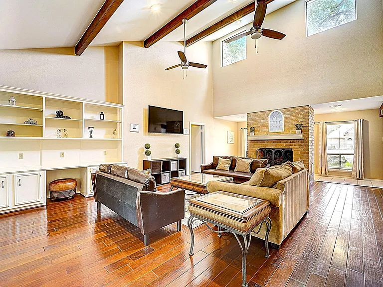 8111 Pine Green Ln — Photo 17