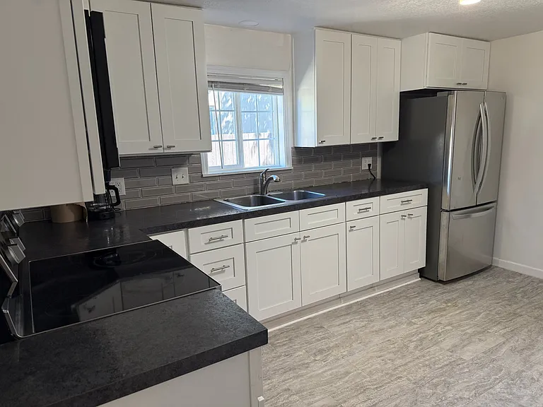 1307 Roosevelt Ave — Photo 11