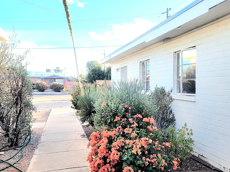 615 E Knox Dr — Photo 15