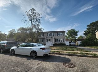 57 Brandt Ct, Bay Shore, NY 11706