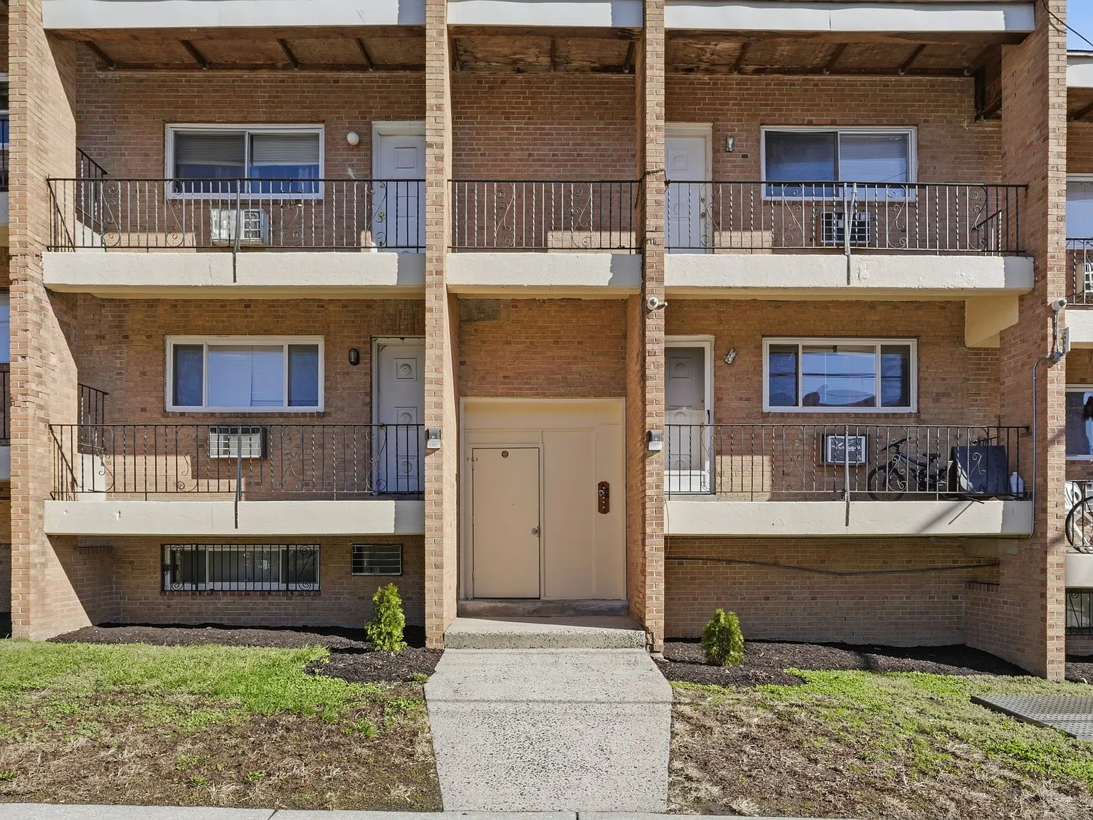 Fernrock Apartments — Photo 2