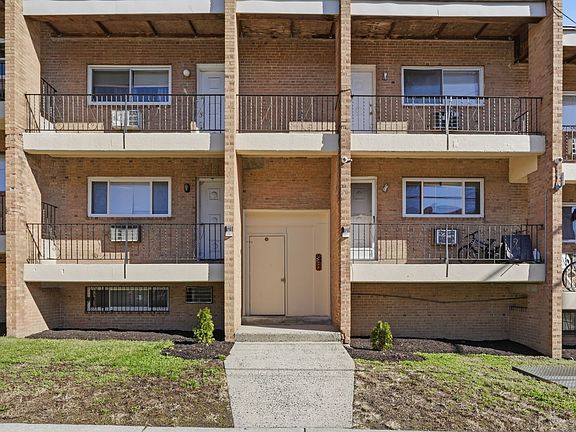 2nd image of 6041 N 10th St #6100-202