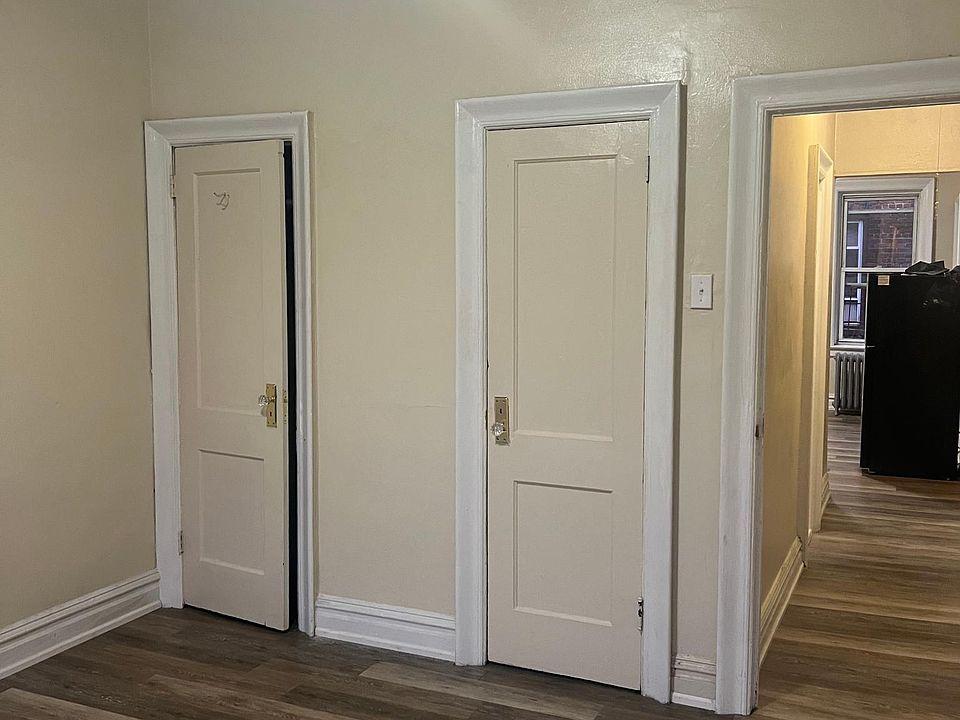 2nd image of 324 Summit Ave #404
