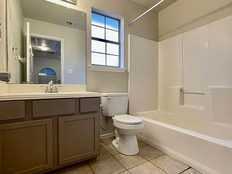 1825 Pearce Ct — Photo 14