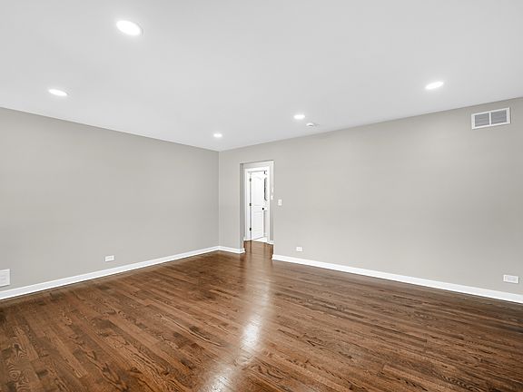 3rd image of 11018 S Keeler Ave