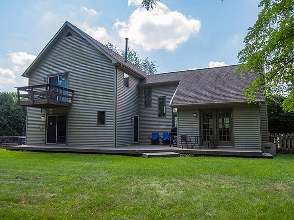 2nd image of 22995 Bainbridge Dr
