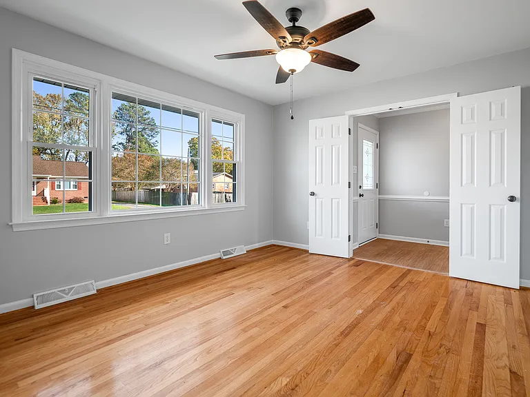 3908 Pfost Ave — Photo 8
